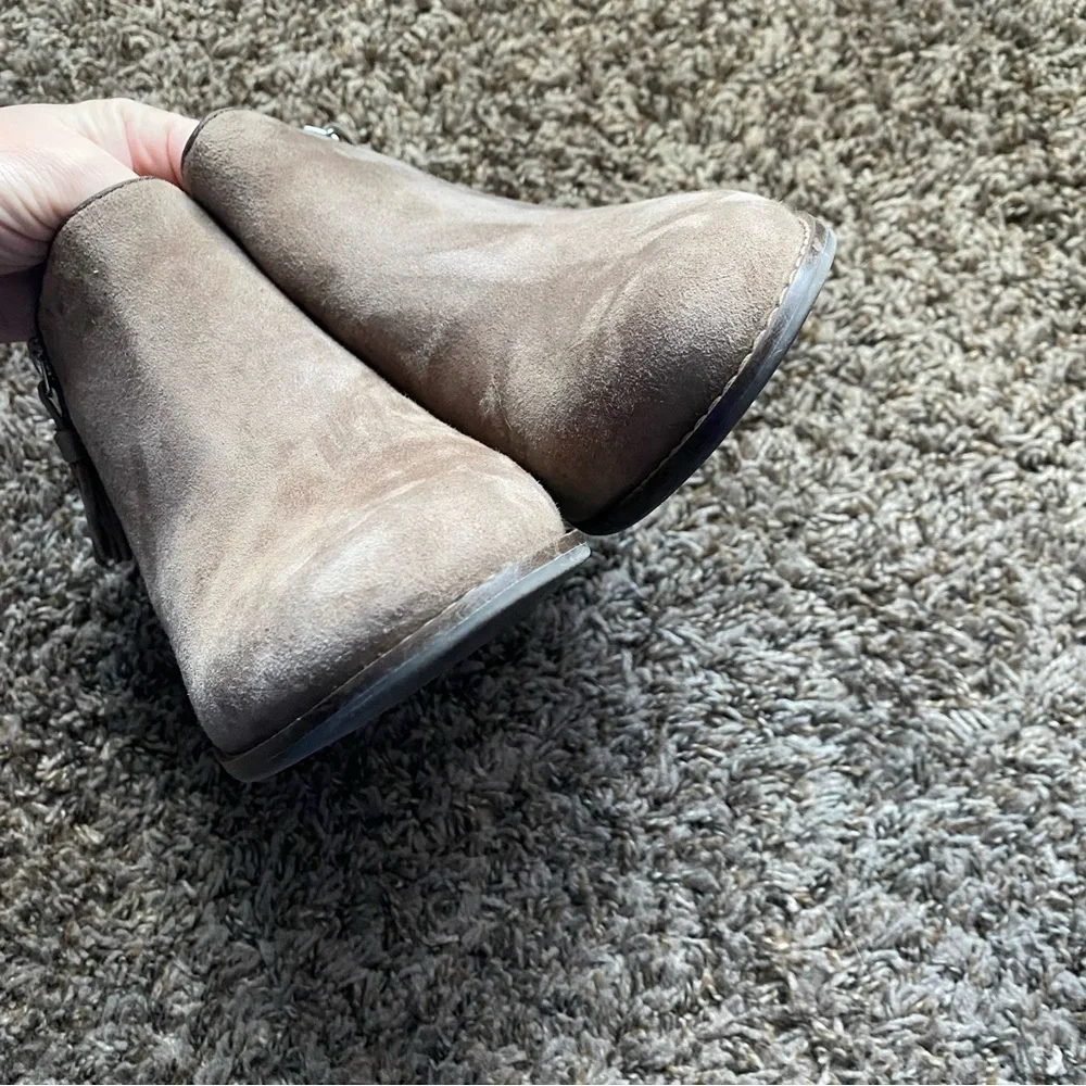 Vionic serena greige